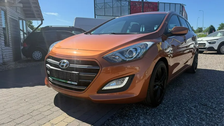 HYUNDAI i30 -