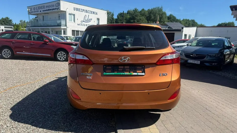 HYUNDAI i30 -