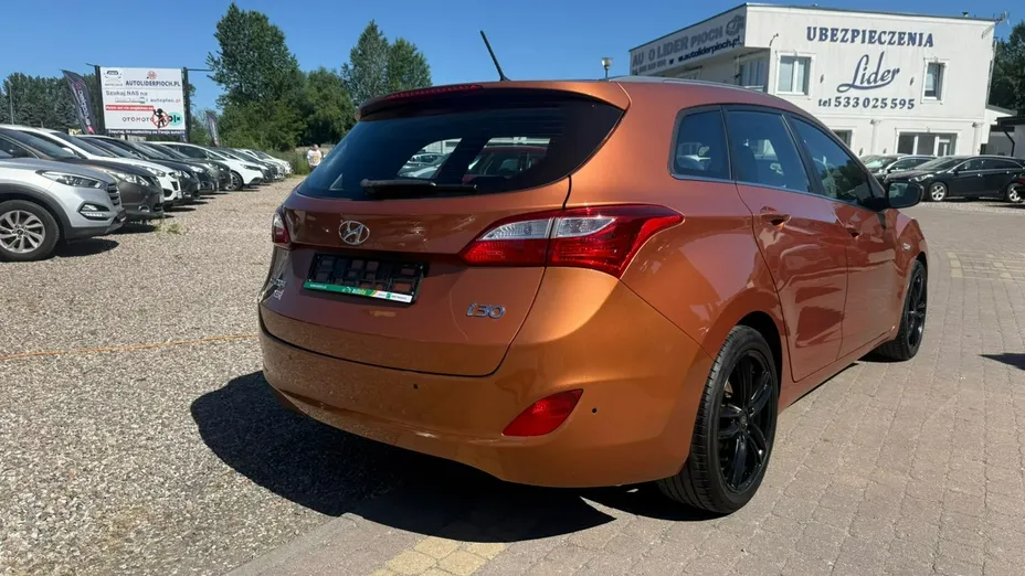 HYUNDAI i30 -