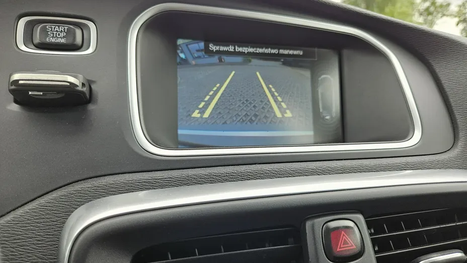 VOLVO V40 -