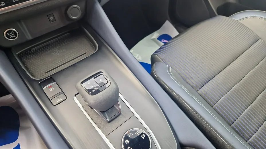 NISSAN Qashqai -