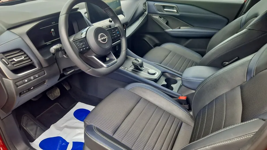 NISSAN Qashqai -
