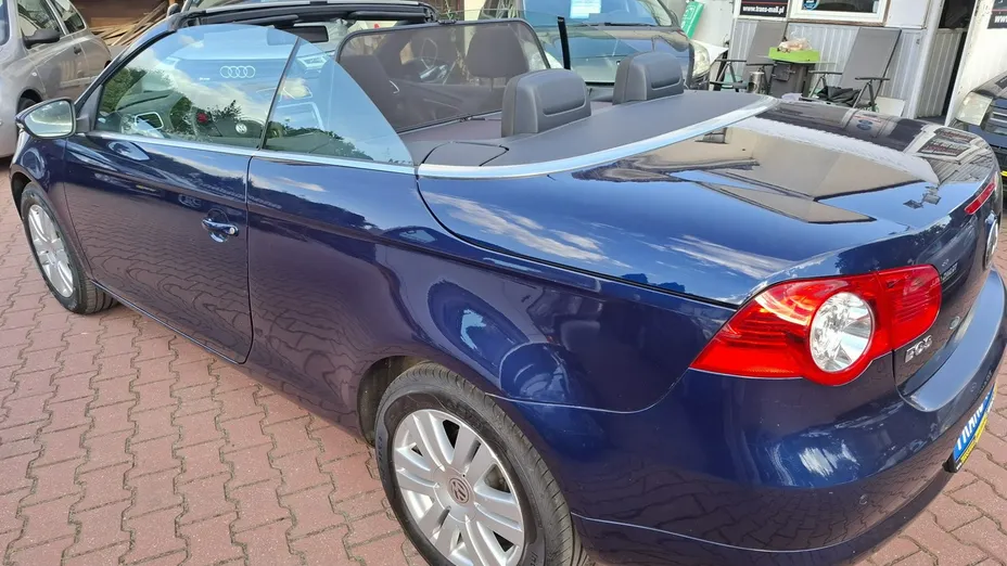 VOLKSWAGEN Eos -