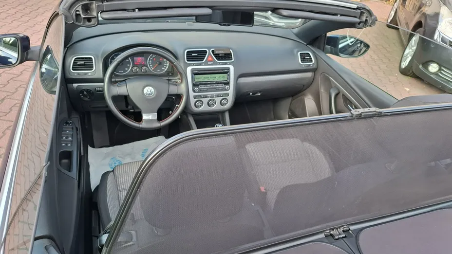 VOLKSWAGEN Eos -