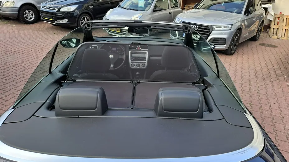 VOLKSWAGEN Eos -
