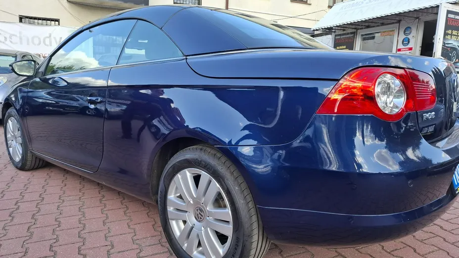 VOLKSWAGEN Eos -