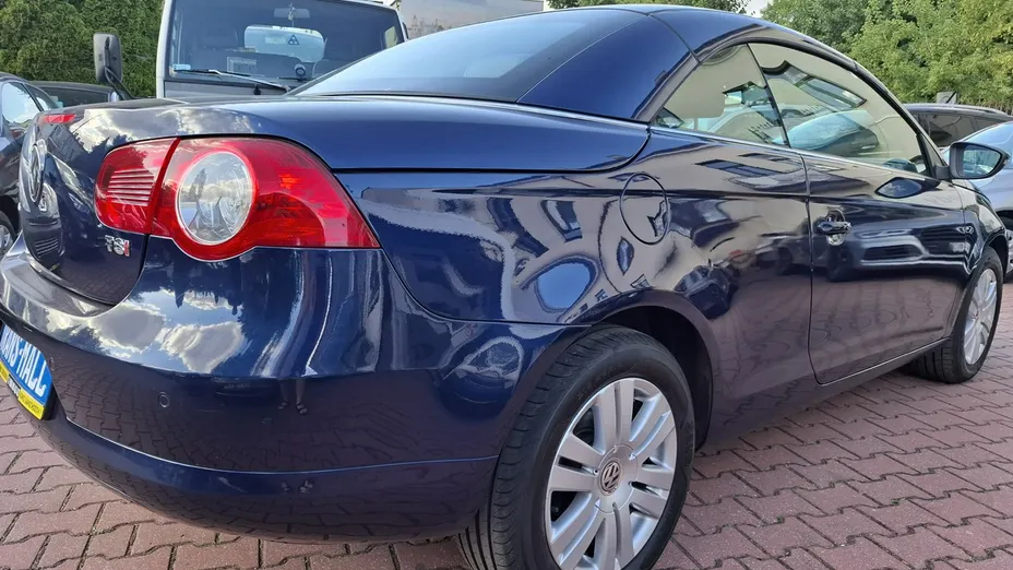 VOLKSWAGEN Eos -