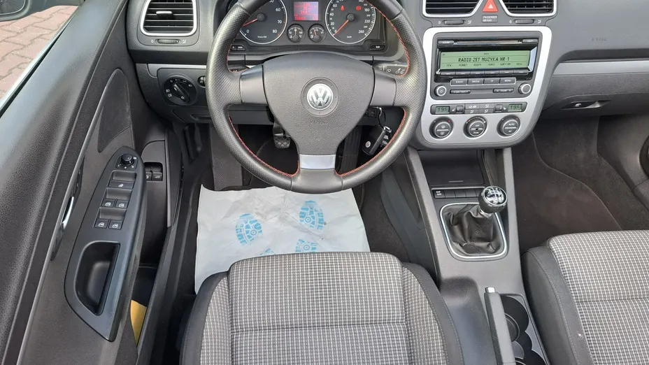 VOLKSWAGEN Eos -