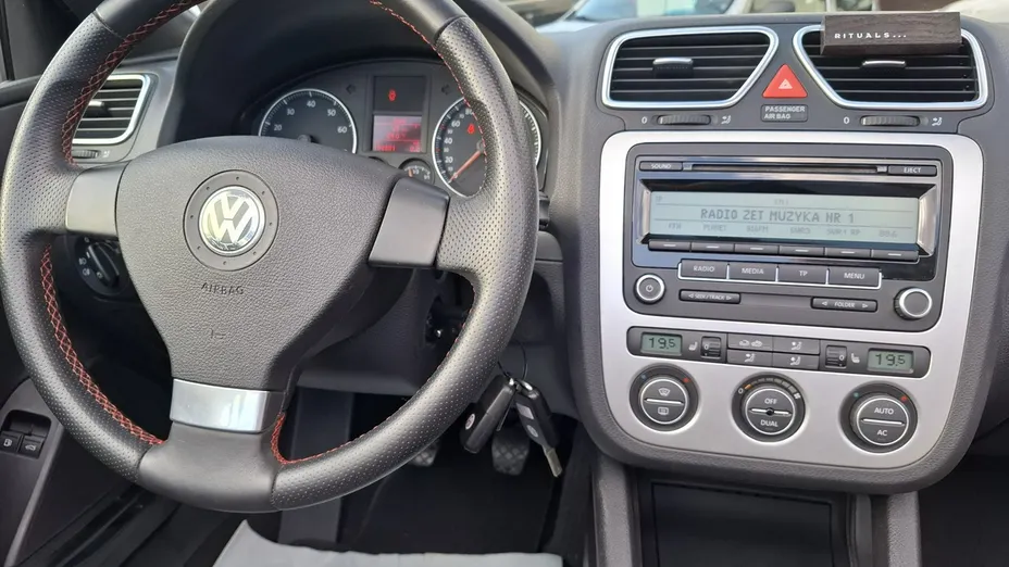 VOLKSWAGEN Eos -