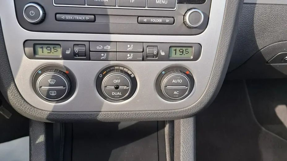 VOLKSWAGEN Eos -
