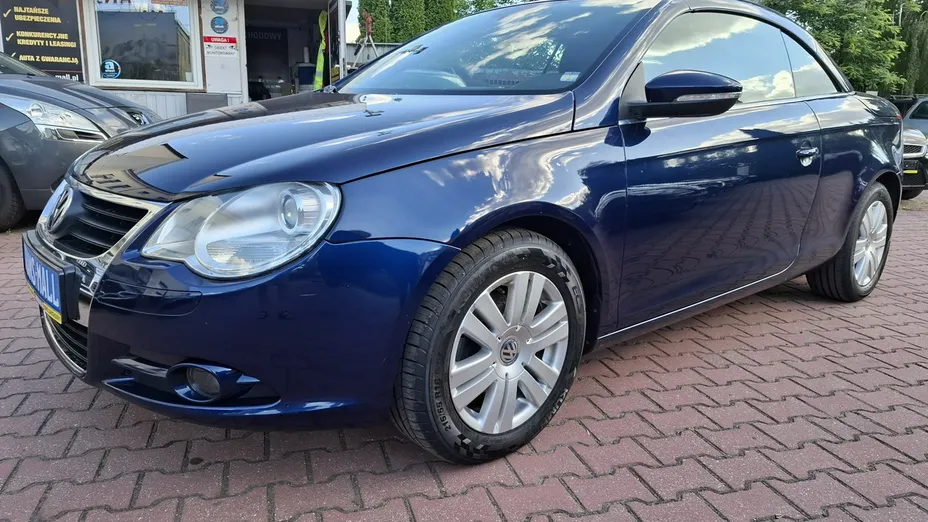 VOLKSWAGEN Eos -