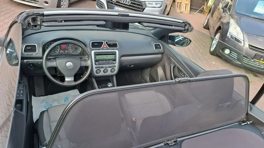 VOLKSWAGEN Eos -