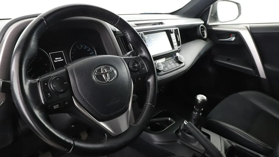 TOYOTA RAV4 -