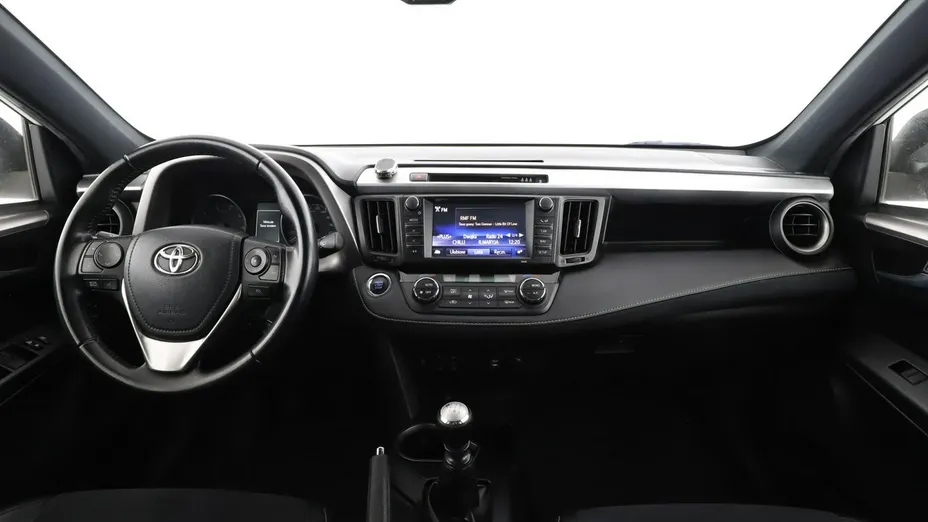 TOYOTA RAV4 -