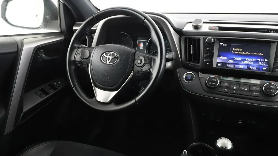 TOYOTA RAV4 -