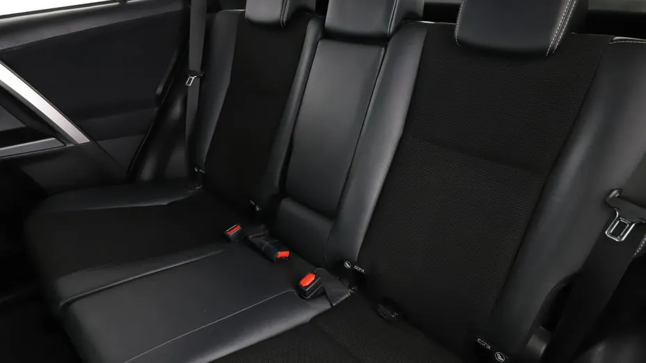 TOYOTA RAV4 -