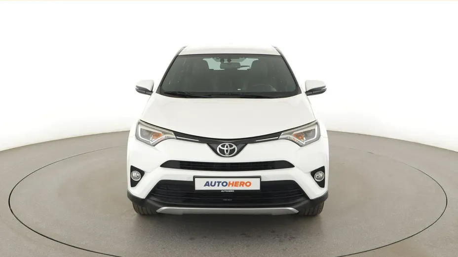TOYOTA RAV4 -