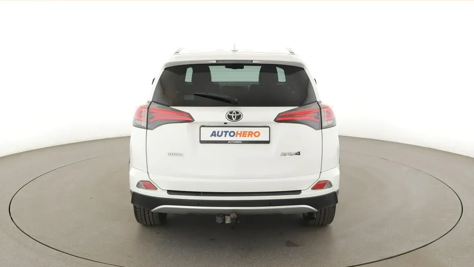 TOYOTA RAV4 -
