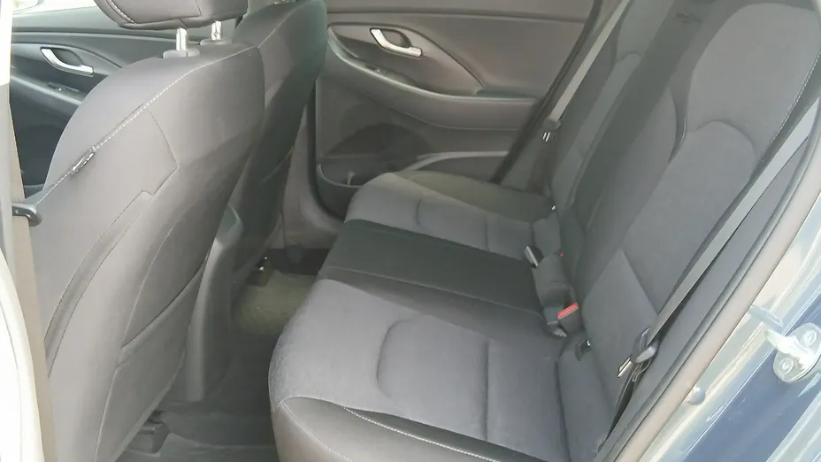 HYUNDAI i30 -