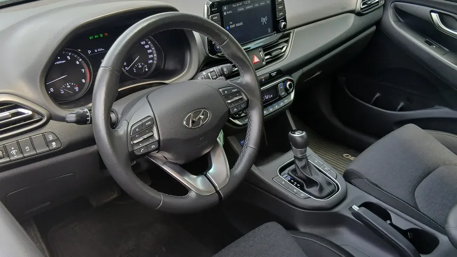 HYUNDAI i30 -