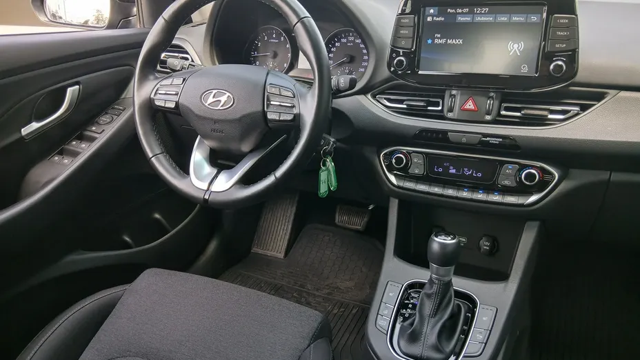 HYUNDAI i30 -