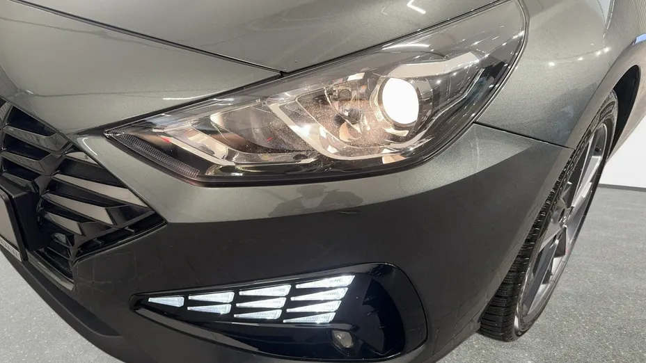 HYUNDAI i30 -