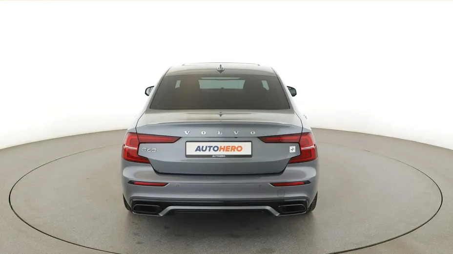 VOLVO S60 -