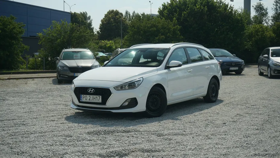 HYUNDAI i30 -