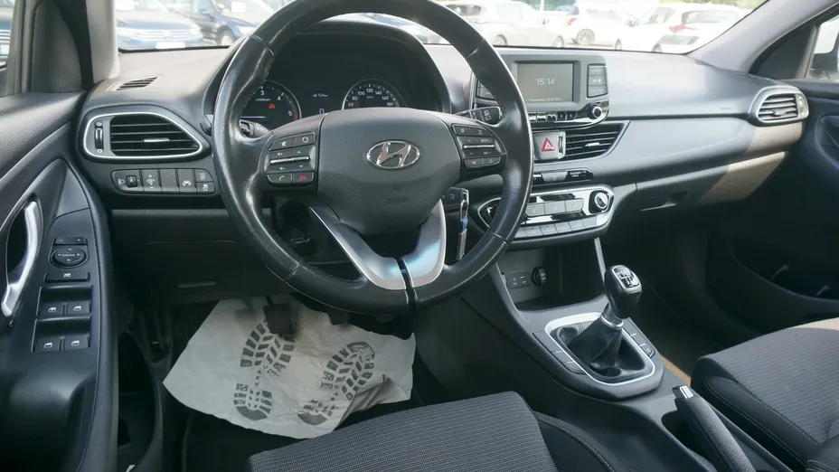 HYUNDAI i30 -