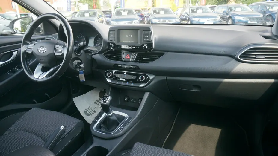 HYUNDAI i30 -