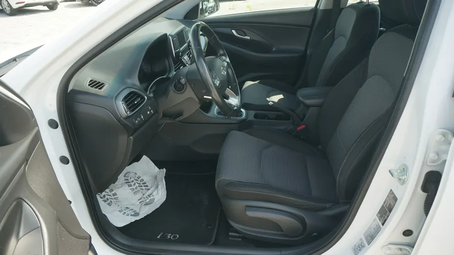 HYUNDAI i30 -
