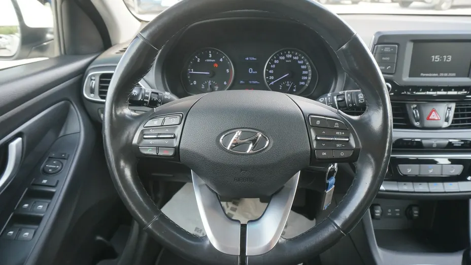 HYUNDAI i30 -