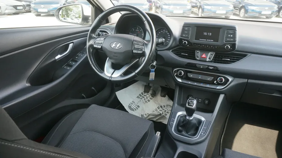 HYUNDAI i30 -