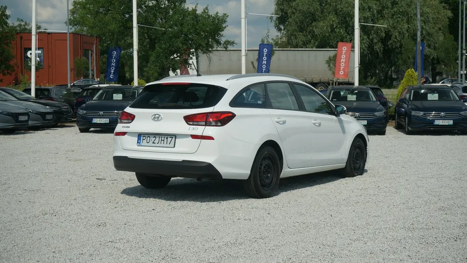 HYUNDAI i30 -