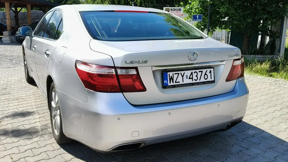 LEXUS LS -