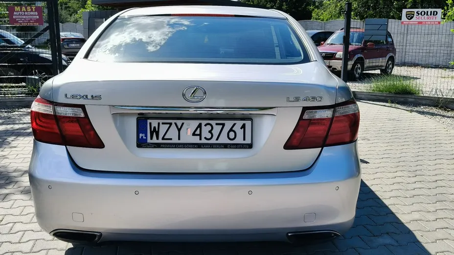 LEXUS LS -