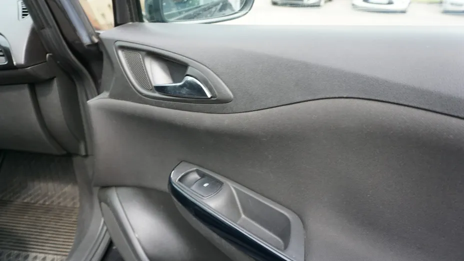 OPEL Corsa -