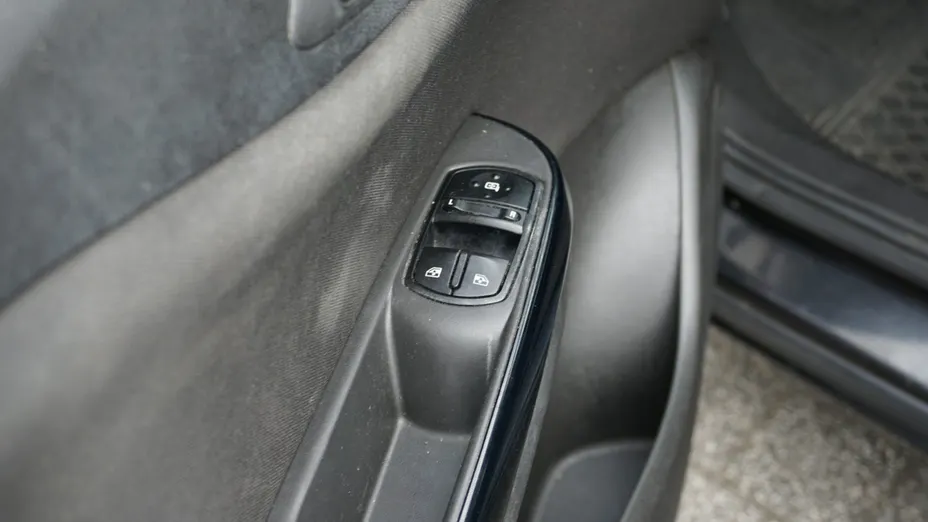 OPEL Corsa -