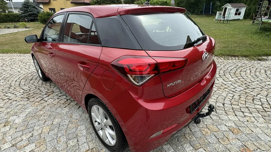 HYUNDAI i20 -