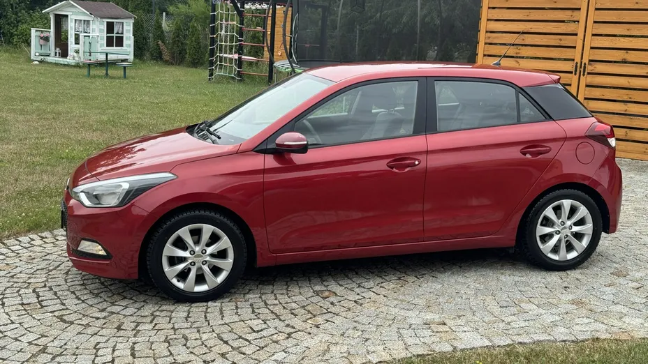 HYUNDAI i20 -
