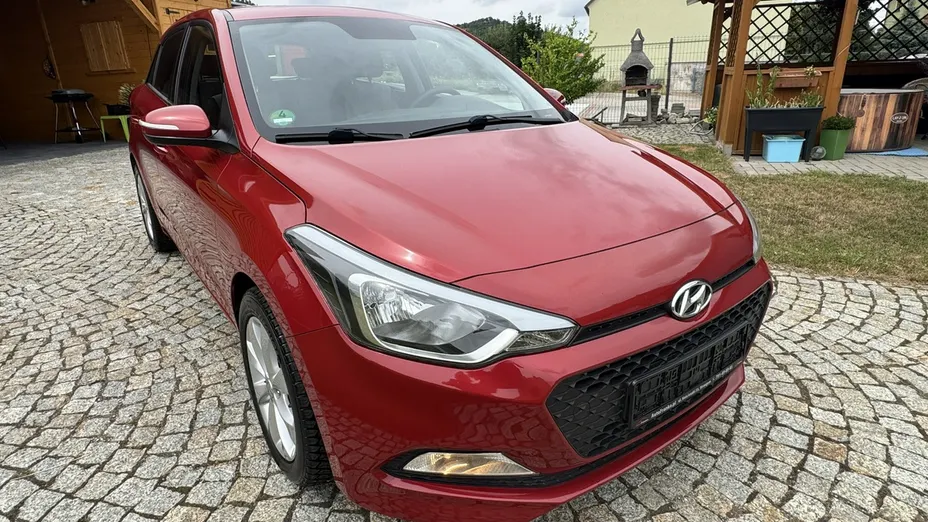 HYUNDAI i20 -