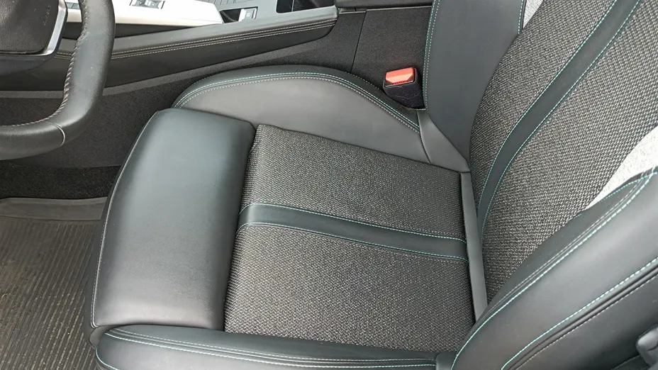 PEUGEOT 308 -