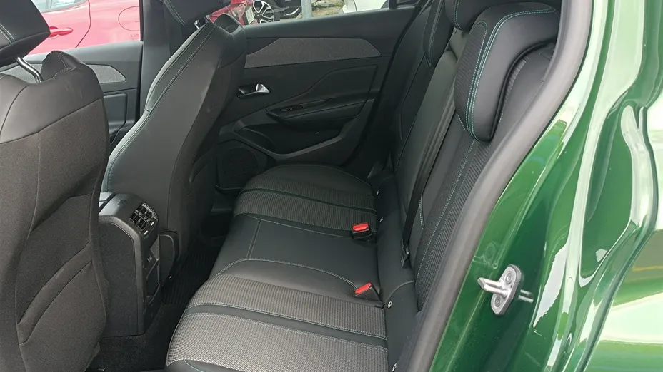 PEUGEOT 308 -