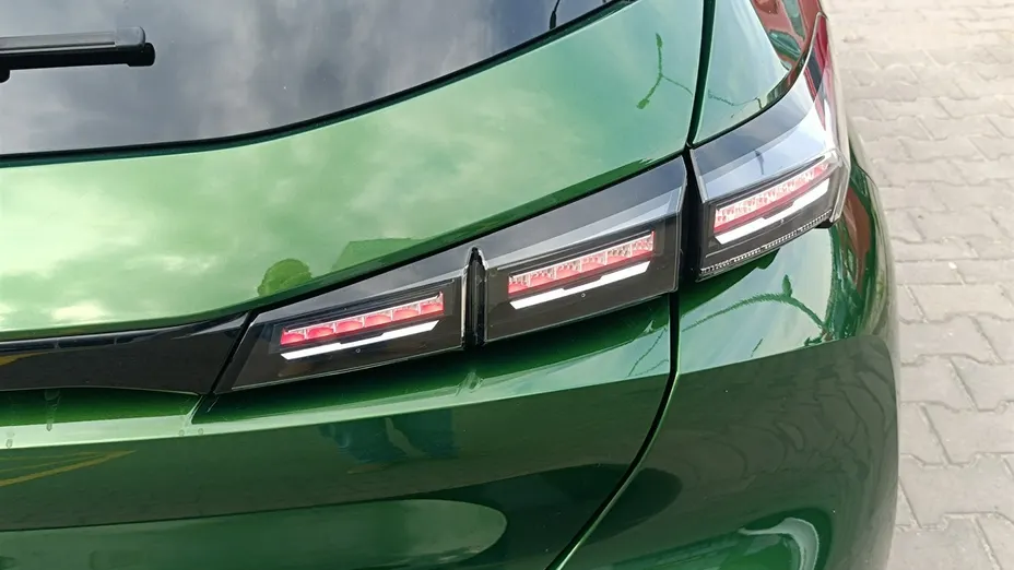 PEUGEOT 308 -
