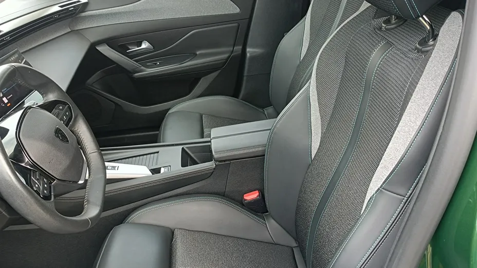 PEUGEOT 308 -
