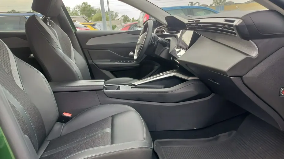 PEUGEOT 308 -