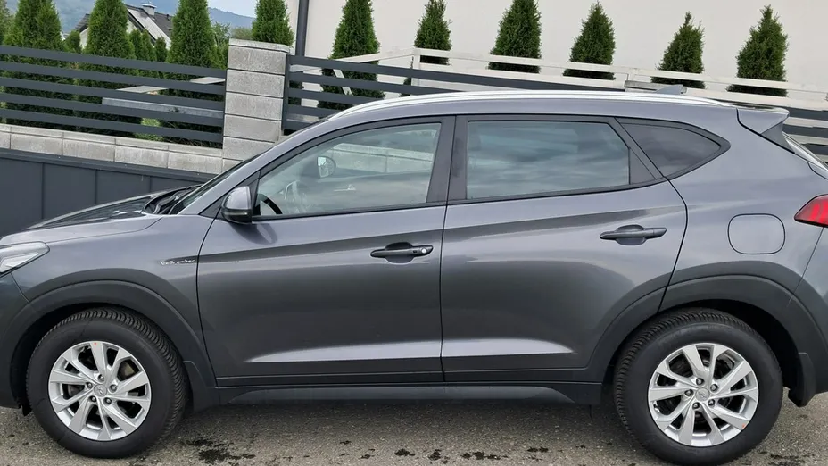 HYUNDAI Tucson -