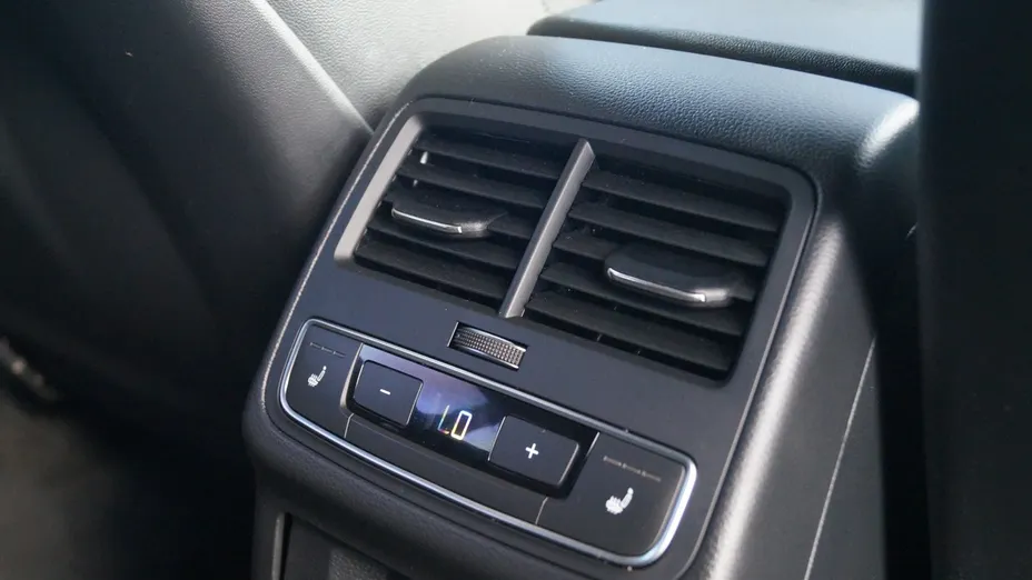 AUDI A4 -
