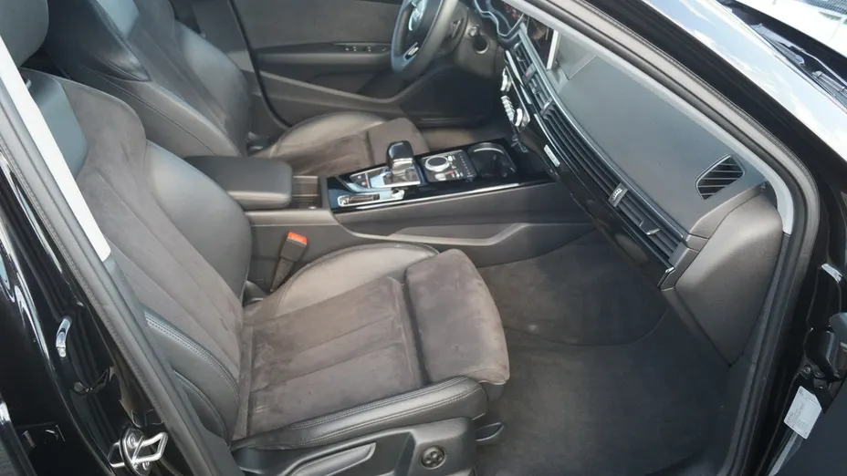 AUDI A4 -