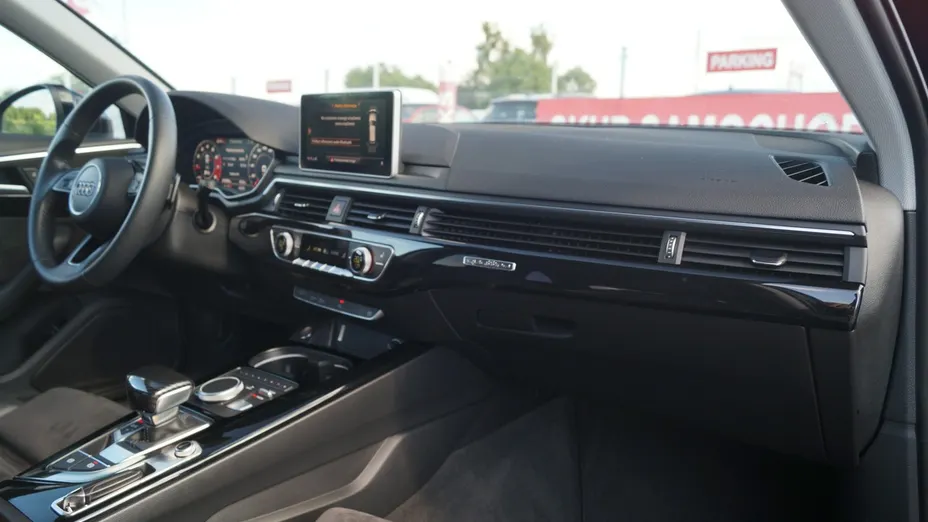 AUDI A4 -
